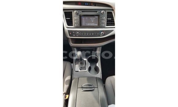 Tenga Imported Toyota Highlander Bhurawuni Mota in Import - Dubai in Cabo Delgado Tenga Imported Toyota Highlander Bhurawuni Mota in Import - Dubai in Cabo Delgado