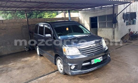 Nunua Ilio tumika Toyota Noah Nyeusi Gari ndani ya Maputo nchini Maputo