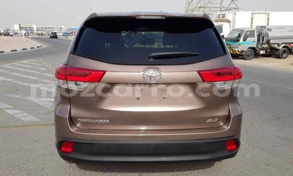 Tenga Imported Toyota Highlander Bhurawuni Mota in Import - Dubai in Cabo Delgado Tenga Imported Toyota Highlander Bhurawuni Mota in Import - Dubai in Cabo Delgado