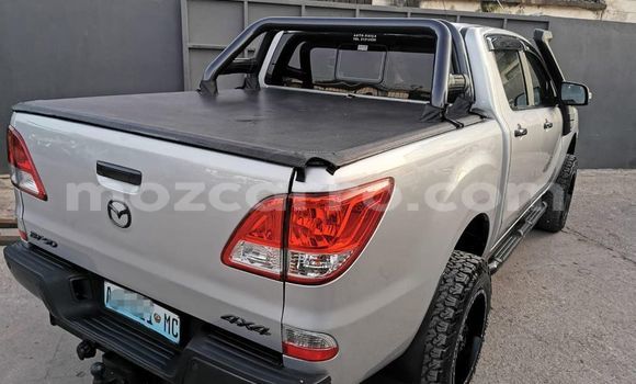 Comprar Usado Mazda BT-50 Prata Carro em Maputo em Maputo Comprar Usado Mazda BT-50 Prata Carro em Maputo em Maputo