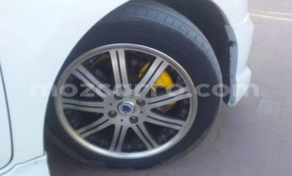 Comprar Usado Toyota Ractis Branco Carro em Maputo em Maputo Comprar Usado Toyota Ractis Branco Carro em Maputo em Maputo