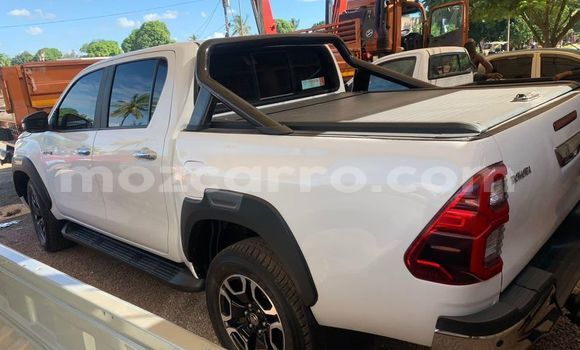 Comprar Usado Toyota Hiluxe Revo Branco Carro em Maputo em Maputo Comprar Usado Toyota Hiluxe Revo Branco Carro em Maputo em Maputo