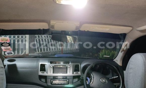 Buy Used Toyota Hilux Blue Car in Maputo in Maputo Buy Used Toyota Hilux Blue Car in Maputo in Maputo