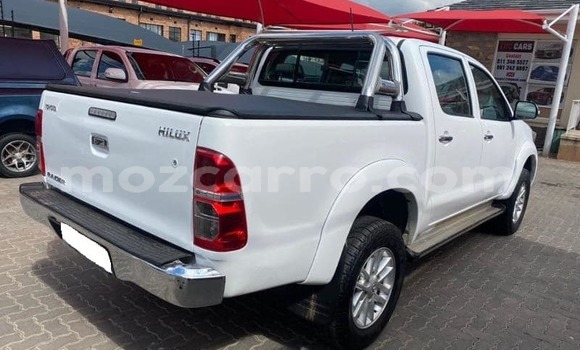Buy Used Toyota Hilux White Car in Maputo in Maputo Buy Used Toyota Hilux White Car in Maputo in Maputo