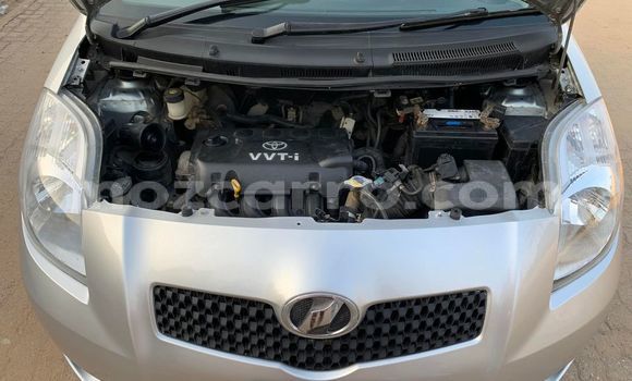 Comprar Usado Toyota Vitz Prata Carro em Maputo em Maputo Comprar Usado Toyota Vitz Prata Carro em Maputo em Maputo