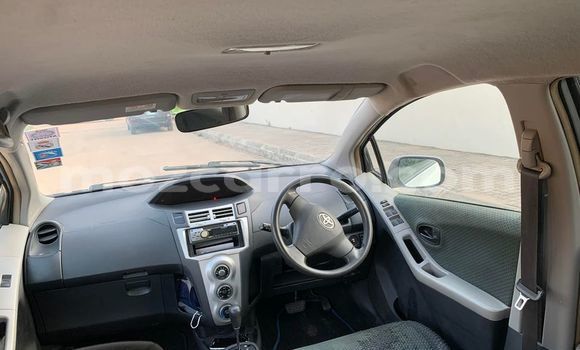 Comprar Usado Toyota Vitz Prata Carro em Maputo em Maputo Comprar Usado Toyota Vitz Prata Carro em Maputo em Maputo