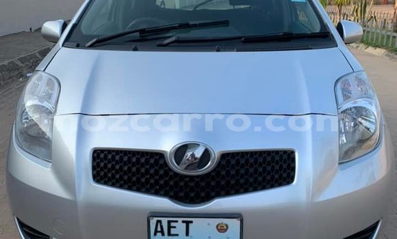 Comprar Usado Toyota Vitz Prata Carro em Maputo em Maputo Comprar Usado Toyota Vitz Prata Carro em Maputo em Maputo