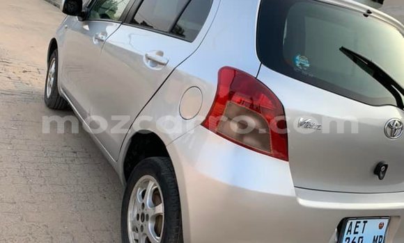 Comprar Usado Toyota Vitz Prata Carro em Maputo em Maputo Comprar Usado Toyota Vitz Prata Carro em Maputo em Maputo