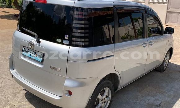 Comprar Usado Toyota Sienta Prata Carro em Maputo em Maputo Comprar Usado Toyota Sienta Prata Carro em Maputo em Maputo