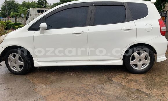 Comprar Usado Honda Fit Branco Carro em Maputo em Maputo