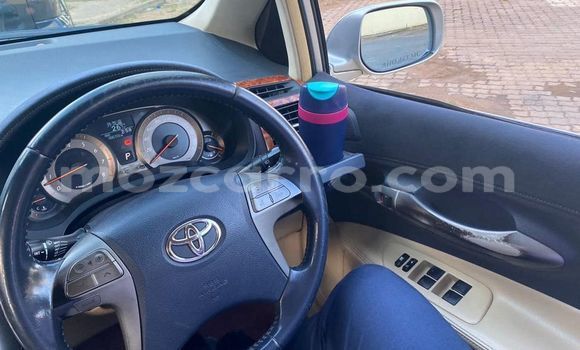 Comprar Usado Toyota Blade Prata Carro em Maputo em Maputo Comprar Usado Toyota Blade Prata Carro em Maputo em Maputo