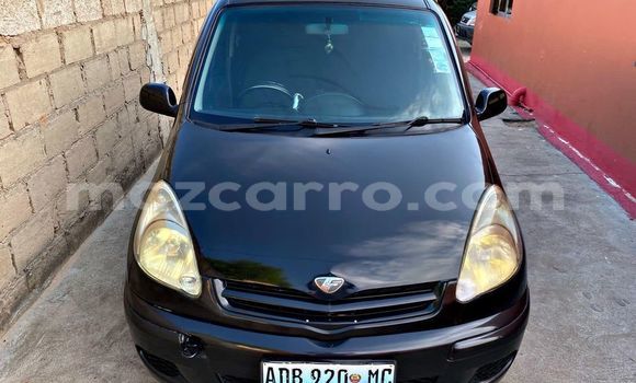 Comprar Usado Toyota FunCargo Preto Carro em Maputo em Maputo
