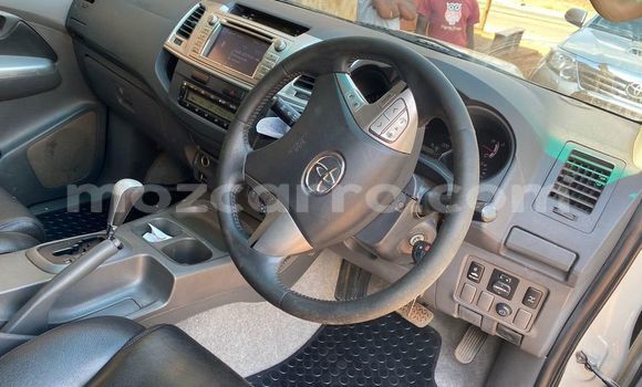 Comprar Usado Toyota Hilux Prata Carro em Maputo em Maputo Comprar Usado Toyota Hilux Prata Carro em Maputo em Maputo