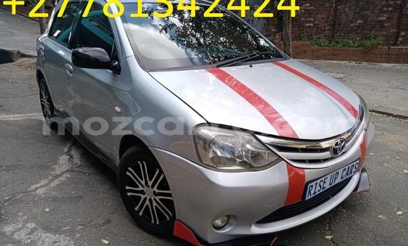 Comprar Usado Toyota Etios Prata Carro em Maputo em Maputo