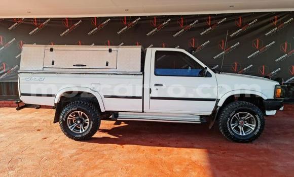 Comprar Usado Nissan NP 300 Prata Carro em Maputo em Maputo Comprar Usado Nissan NP 300 Prata Carro em Maputo em Maputo