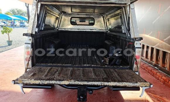 Comprar Usado Nissan NP 300 Prata Carro em Maputo em Maputo Comprar Usado Nissan NP 300 Prata Carro em Maputo em Maputo