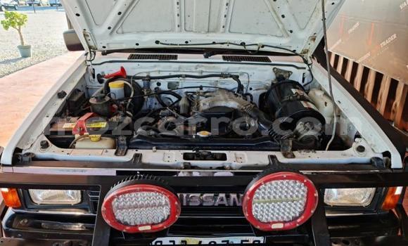Comprar Usado Nissan NP 300 Prata Carro em Maputo em Maputo Comprar Usado Nissan NP 300 Prata Carro em Maputo em Maputo