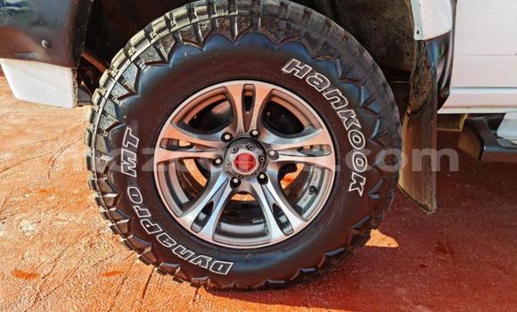 Comprar Usado Nissan NP 300 Prata Carro em Maputo em Maputo Comprar Usado Nissan NP 300 Prata Carro em Maputo em Maputo