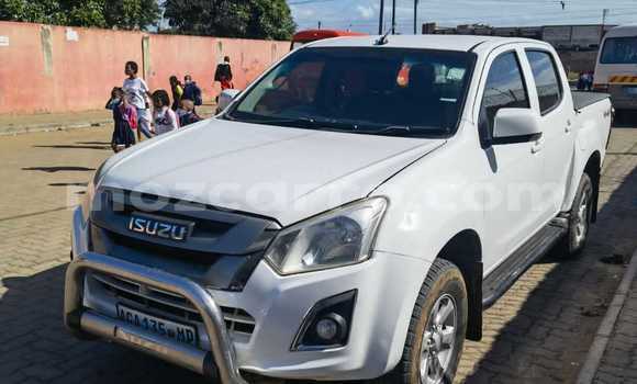 Tenga Tsaru Isuzu D-MAX Chena Mota in Maputo in Maputo