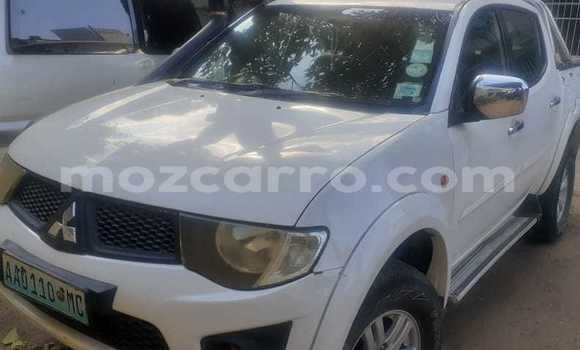 Tenga Tsaru Mitsubishi Triton Chena Mota in Maputo in Maputo