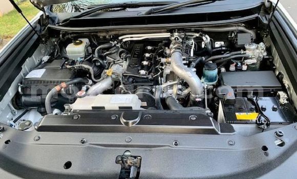 Nunua Ilio tumika Toyota Land Cruiser Prado Nyeupe Gari ndani ya Maputo nchini Maputo Nunua Ilio tumika Toyota Land Cruiser Prado Nyeupe Gari ndani ya Maputo nchini Maputo
