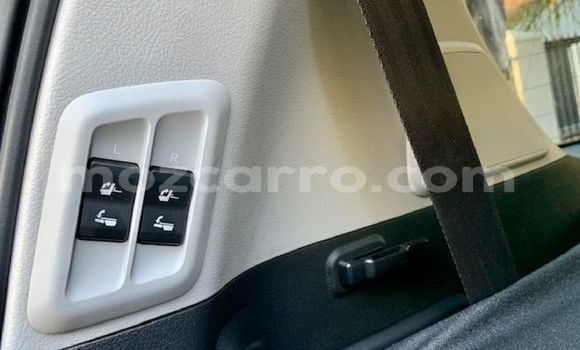 Nunua Ilio tumika Toyota Land Cruiser Prado Nyeupe Gari ndani ya Maputo nchini Maputo Nunua Ilio tumika Toyota Land Cruiser Prado Nyeupe Gari ndani ya Maputo nchini Maputo