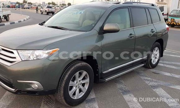 Comprar Importar Toyota Highlander Verde Carro em Import - Dubai em Cabo Delgado Comprar Importar Toyota Highlander Verde Carro em Import - Dubai em Cabo Delgado