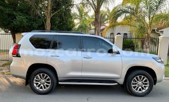 Nunua Ilio tumika Toyota Land Cruiser Prado Nyeupe Gari ndani ya Maputo nchini Maputo Nunua Ilio tumika Toyota Land Cruiser Prado Nyeupe Gari ndani ya Maputo nchini Maputo