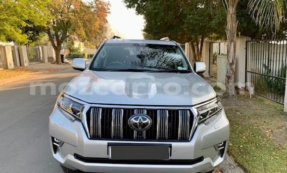 Nunua Ilio tumika Toyota Land Cruiser Prado Nyeupe Gari ndani ya Maputo nchini Maputo Nunua Ilio tumika Toyota Land Cruiser Prado Nyeupe Gari ndani ya Maputo nchini Maputo