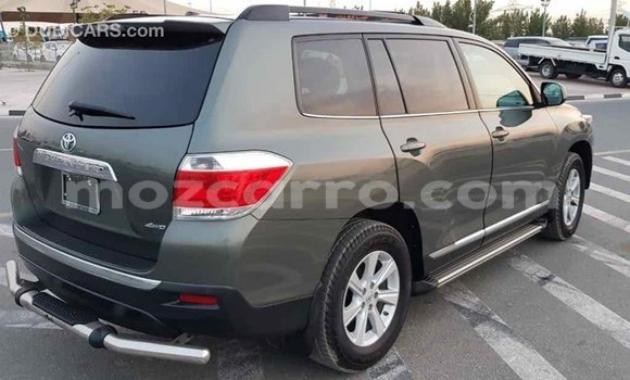 Comprar Importar Toyota Highlander Verde Carro em Import - Dubai em Cabo Delgado Comprar Importar Toyota Highlander Verde Carro em Import - Dubai em Cabo Delgado