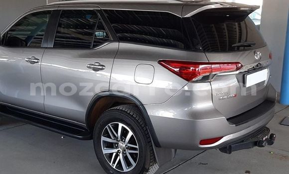Nunua Ilio tumika Toyota Fortuner Nyingine Gari ndani ya Maputo nchini Maputo Nunua Ilio tumika Toyota Fortuner Nyingine Gari ndani ya Maputo nchini Maputo