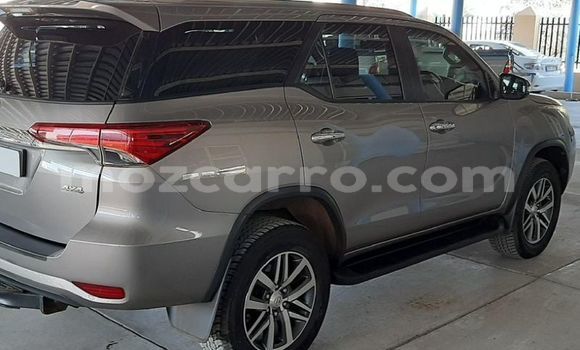 Nunua Ilio tumika Toyota Fortuner Nyingine Gari ndani ya Maputo nchini Maputo Nunua Ilio tumika Toyota Fortuner Nyingine Gari ndani ya Maputo nchini Maputo