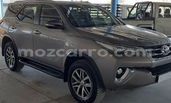 Nunua Ilio tumika Toyota Fortuner Nyingine Gari ndani ya Maputo nchini Maputo Nunua Ilio tumika Toyota Fortuner Nyingine Gari ndani ya Maputo nchini Maputo