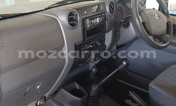 Comprar Usado Toyota Land Cruiser Bege Carro em Maputo em Maputo Comprar Usado Toyota Land Cruiser Bege Carro em Maputo em Maputo