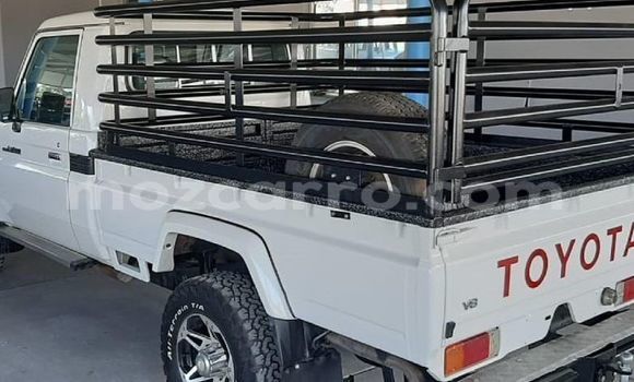 Comprar Usado Toyota Land Cruiser Bege Carro em Maputo em Maputo Comprar Usado Toyota Land Cruiser Bege Carro em Maputo em Maputo