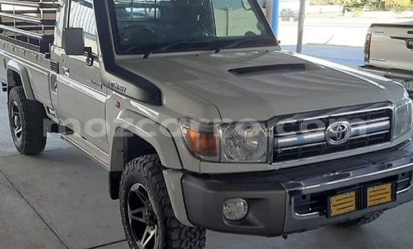 Comprar Usado Toyota Land Cruiser Bege Carro em Maputo em Maputo Comprar Usado Toyota Land Cruiser Bege Carro em Maputo em Maputo