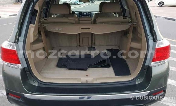 Comprar Importar Toyota Highlander Verde Carro em Import - Dubai em Cabo Delgado Comprar Importar Toyota Highlander Verde Carro em Import - Dubai em Cabo Delgado