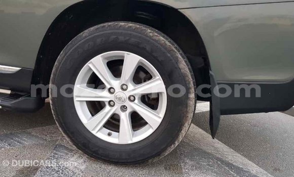 Comprar Importar Toyota Highlander Verde Carro em Import - Dubai em Cabo Delgado Comprar Importar Toyota Highlander Verde Carro em Import - Dubai em Cabo Delgado