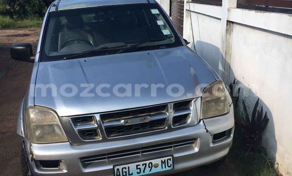 Comprar Usado Isuzu KB Prata Carro em Maputo em Maputo