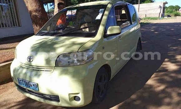 Nunua Ilio tumika Toyota Porte Kijani Gari ndani ya Maputo nchini Maputo