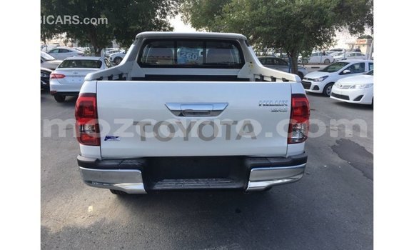 Tenga Imported Toyota Hilux Chena Mota in Import - Dubai in Cabo Delgado Tenga Imported Toyota Hilux Chena Mota in Import - Dubai in Cabo Delgado