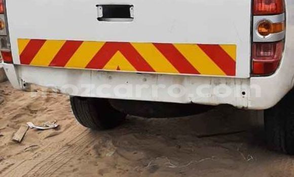 Tenga Tsaru Mazda BT-50 Chena Mota in Maputo in Maputo Tenga Tsaru Mazda BT-50 Chena Mota in Maputo in Maputo