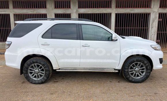 Comprar Usado Toyota Fortuner Branco Carro em Maputo em Maputo