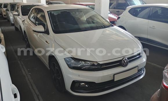 Comprar Usado Volkswagen Polo Branco Carro em Beira em Sofala