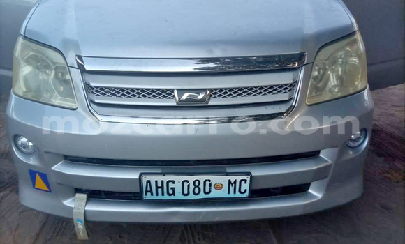 Comprar Usado Toyota Noah Prata Carro em Maputo em Maputo