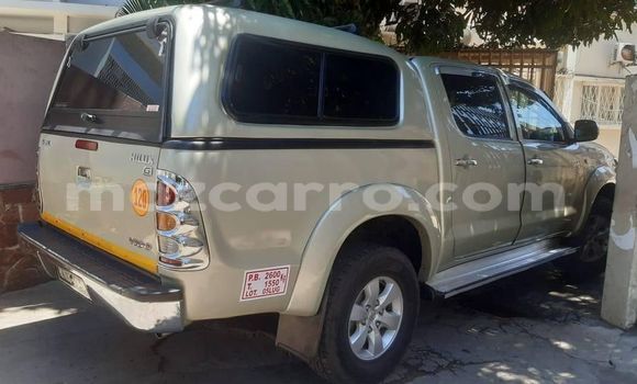 Buy Used Toyota Hilux Beige Car in Maputo in Maputo Buy Used Toyota Hilux Beige Car in Maputo in Maputo