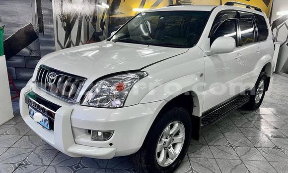 Buy Used Toyota Land Cruiser Prado White Car in Maputo in Maputo Buy Used Toyota Land Cruiser Prado White Car in Maputo in Maputo