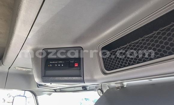 Comprar Usado Caterpillar 120 Branco Caminhão em Maputo em Maputo Comprar Usado Caterpillar 120 Branco Caminhão em Maputo em Maputo