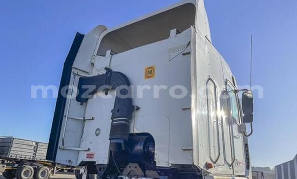 Tenga Tsaru Caterpillar 120 Chena Rori in Maputo in Maputo Tenga Tsaru Caterpillar 120 Chena Rori in Maputo in Maputo