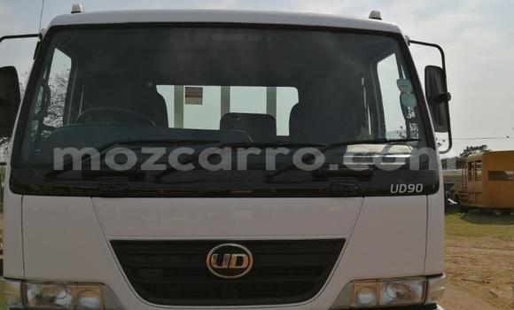 Nunua Ilio tumika Nissan UD Nyeupe Lori ndani ya Maputo nchini Maputo Nunua Ilio tumika Nissan UD Nyeupe Lori ndani ya Maputo nchini Maputo